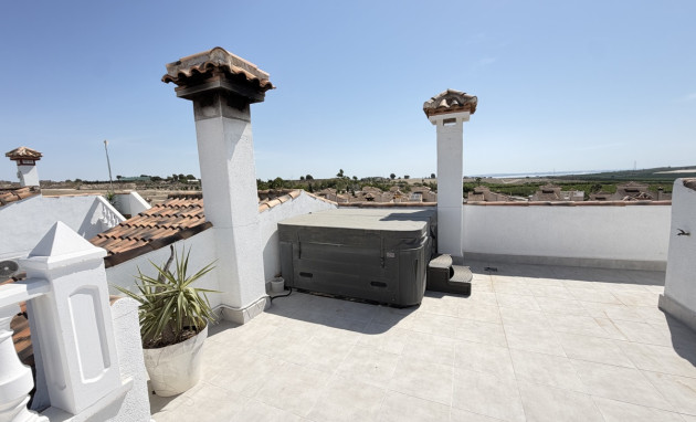 Herverkoop - Detached Villa - San Miguel de Salinas - Lake View Mansions