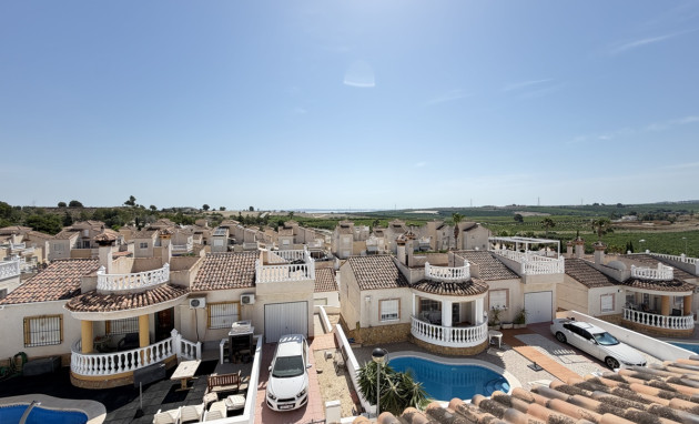Herverkoop - Detached Villa - San Miguel de Salinas - Lake View Mansions