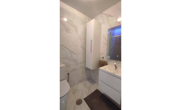 Herverkoop - Bungalow - Gelijkvloers - Torrevieja - Los balcones