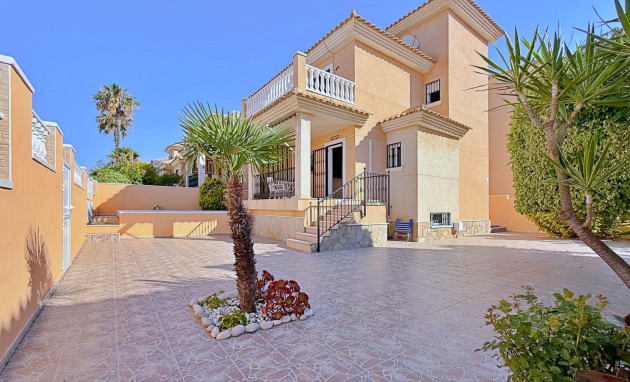 Herverkoop - Detached Villa - Orihuela Costa - Punta Prima