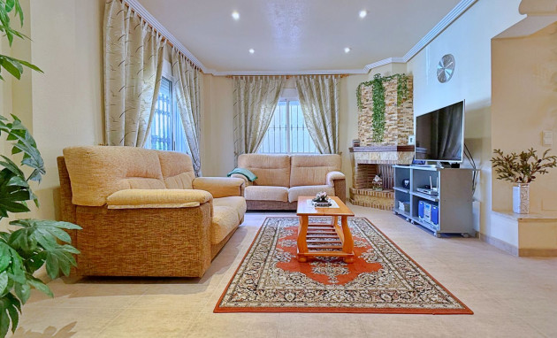 Herverkoop - Detached Villa - Orihuela Costa - Punta Prima