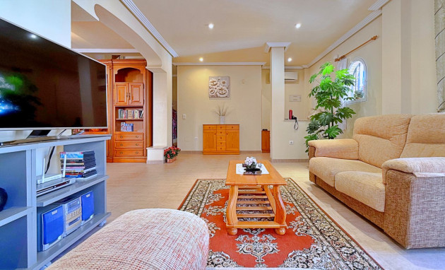 Herverkoop - Detached Villa - Orihuela Costa - Punta Prima