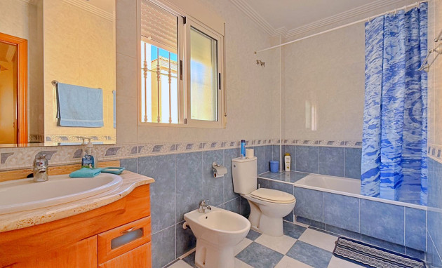 Herverkoop - Detached Villa - Orihuela Costa - Punta Prima