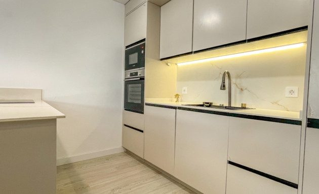 Herverkoop - Apartment - Torrevieja - Playa Acequion