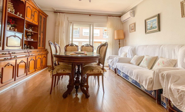 Herverkoop - Apartment - Torrevieja - Playa Acequion