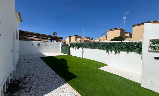 Herverkoop - Quad Villa - Orihuela Costa - Punta Prima