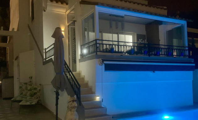Herverkoop - Detached Villa - Orihuela Costa - Villamartin