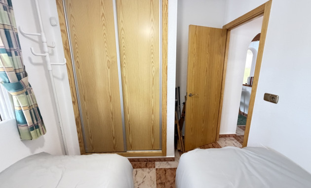 Herverkoop - Bungalow - Gelijkvloers - Orihuela Costa - La Zenia