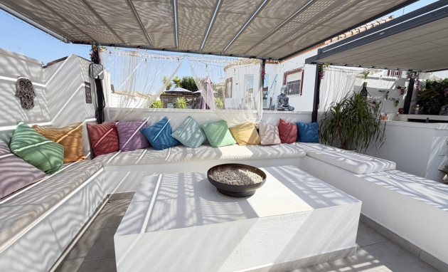 Herverkoop - Detached Villa - San Miguel de Salinas - Lake View Mansions