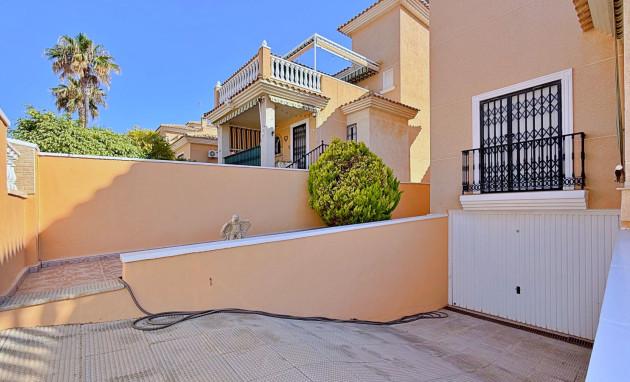 Herverkoop - Detached Villa - Orihuela Costa - Punta Prima