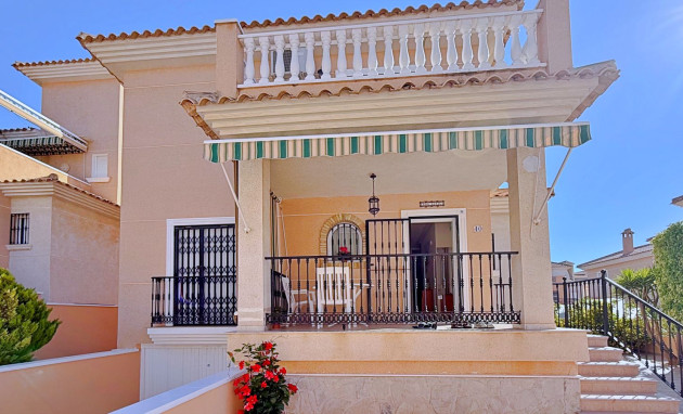 Herverkoop - Detached Villa - Orihuela Costa - Punta Prima
