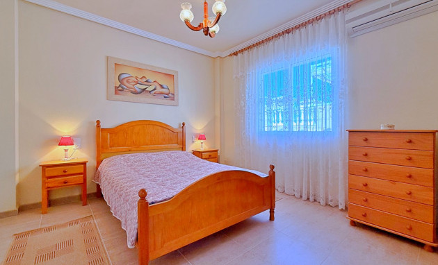 Herverkoop - Detached Villa - Orihuela Costa - Punta Prima