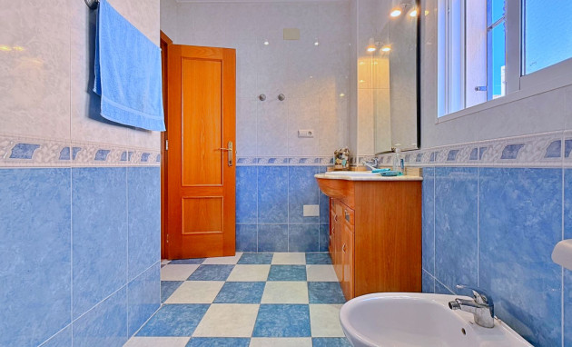 Herverkoop - Detached Villa - Orihuela Costa - Punta Prima