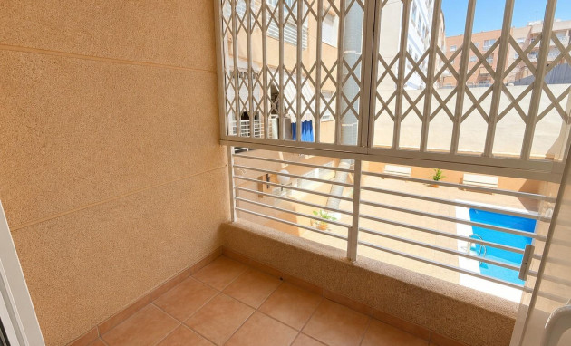 Resale - Apartment - Torrevieja - Estacion de autobuses