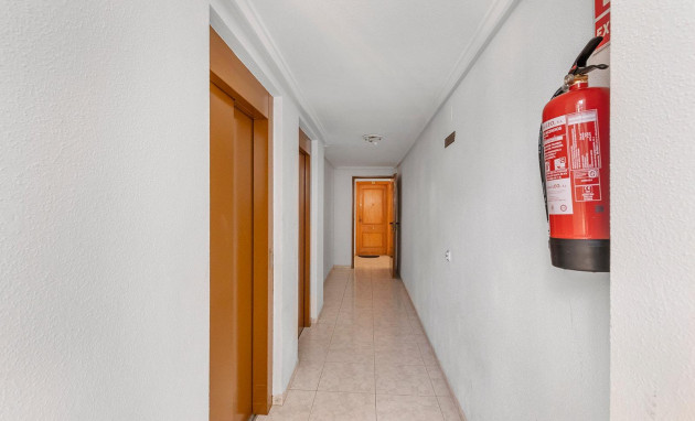 Herverkoop - Apartment - Torrevieja - Estacion de autobuses