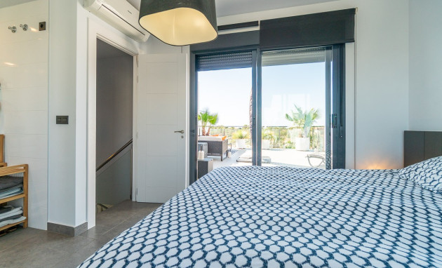 Herverkoop - Duplex Penthouse - Villamartín - La fuente