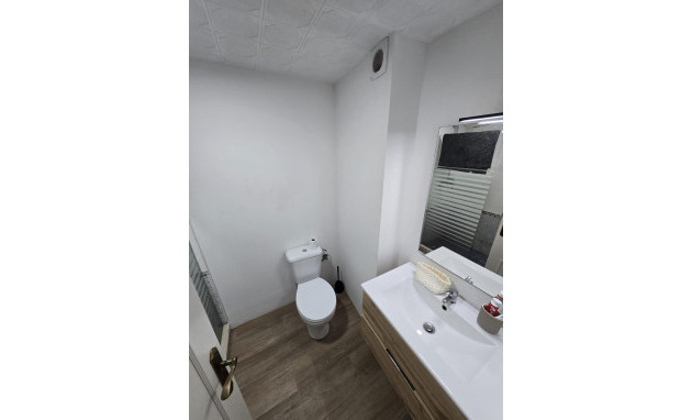Resale - Apartment - Torrevieja - Estacion de autobuses