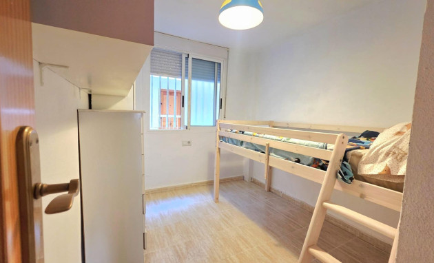 Herverkoop - Apartment - Torrevieja - Estacion de autobuses