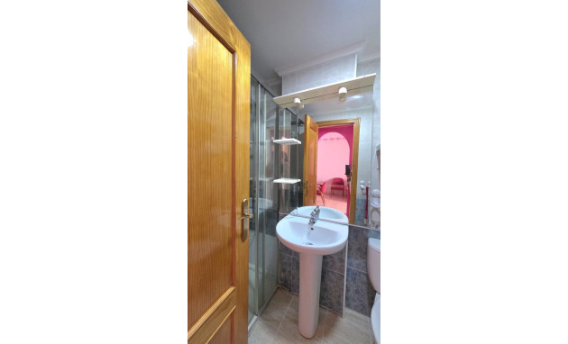 Herverkoop - Apartment - Torrevieja - Estacion de autobuses