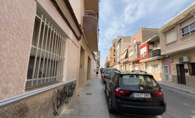 Herverkoop - House - Torrevieja - La Siesta - El Salado - Torreta