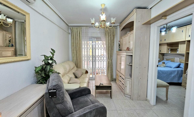 Herverkoop - Apartment - Torrevieja - Estacion de autobuses