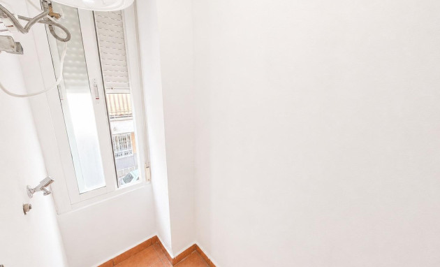 Resale - Apartment - Torrevieja - Estacion de autobuses