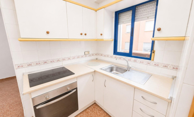 Resale - Apartment - Torrevieja - Estacion de autobuses