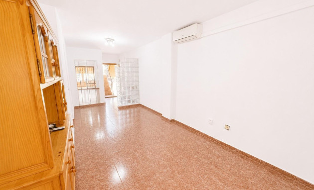 Resale - Apartment - Torrevieja - Estacion de autobuses