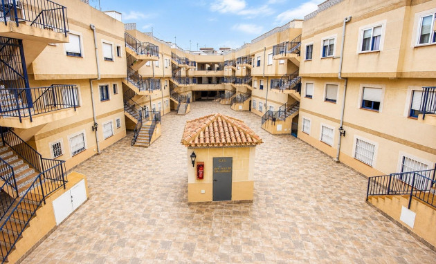 Resale - Apartment - Torrevieja - Estacion de autobuses