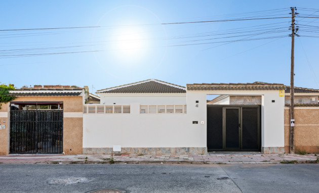 Herverkoop - Detached Villa - Torrevieja - El Chaparral