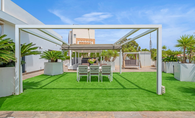 Herverkoop - Detached Villa - Orihuela Costa - Villamartin