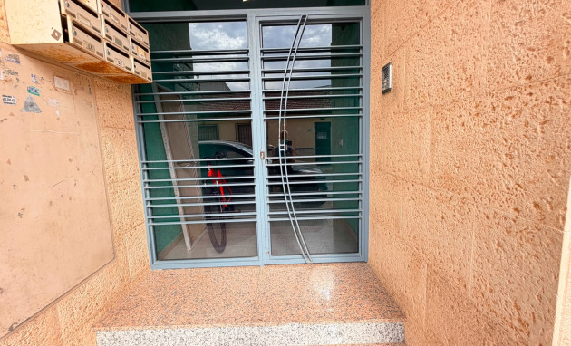 Reventa - Apartamento - Sin dormitorio - Los Montesinos