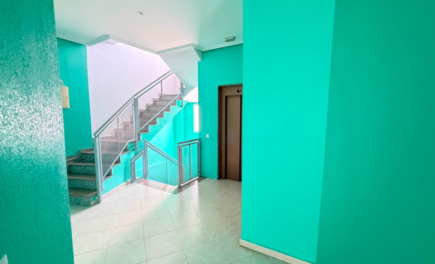 Reventa - Apartamento - Sin dormitorio - Los Montesinos