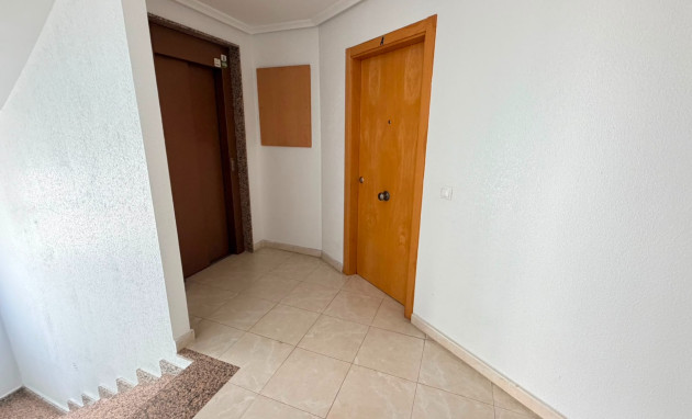 Reventa - Apartamento - Sin dormitorio - Los Montesinos
