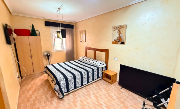 Reventa - Apartamento - Sin dormitorio - Los Montesinos