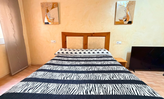 Reventa - Apartamento - Sin dormitorio - Los Montesinos