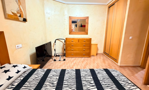 Reventa - Apartamento - Sin dormitorio - Los Montesinos