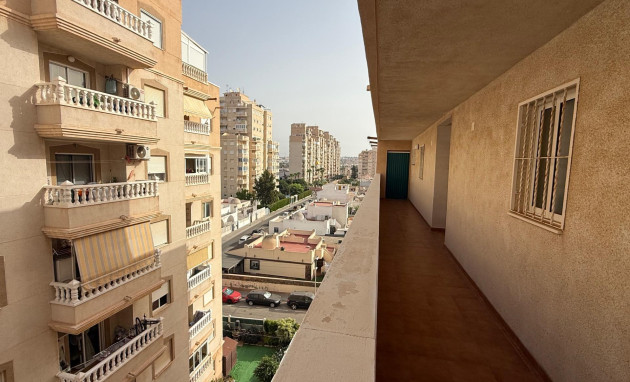 Herverkoop - Apartment - Torrevieja - Playa del cura