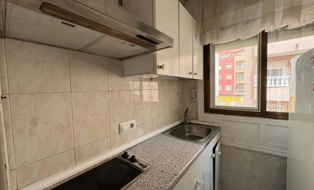 Herverkoop - Studio - Torrevieja - Centro