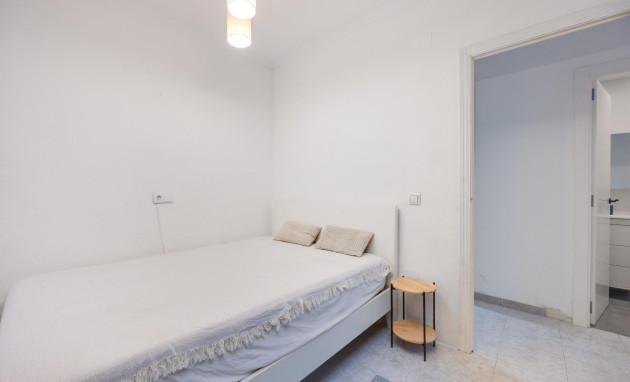 Herverkoop - Apartment - Torrevieja - Estacion de autobuses