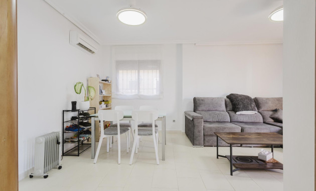 Herverkoop - Villa - Torrevieja - Aguas Nuevas