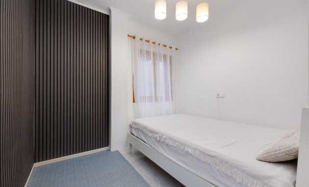 Herverkoop - Apartment - Torrevieja - Estacion de autobuses