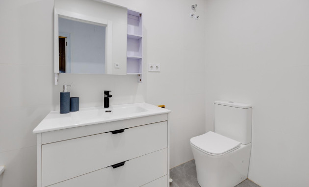Herverkoop - Apartment - Torrevieja - Estacion de autobuses