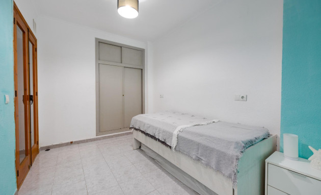 Herverkoop - Apartment - Torrevieja - Estacion de autobuses