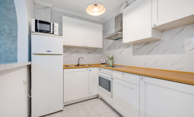 Herverkoop - Apartment - Torrevieja - Estacion de autobuses