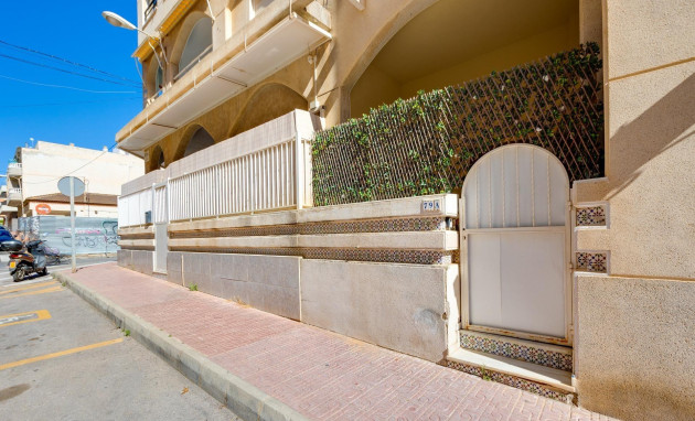 Herverkoop - Apartment - Torrevieja - Estacion de autobuses