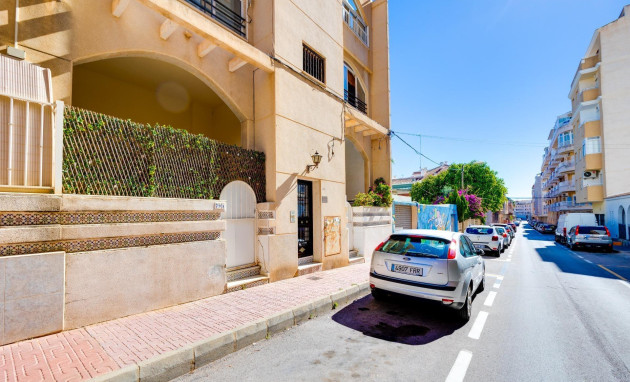 Herverkoop - Apartment - Torrevieja - Estacion de autobuses