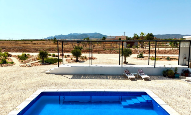 Herverkoop - Detached Villa - Pinoso