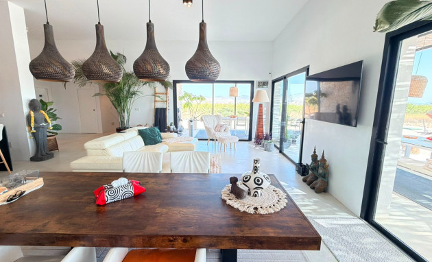 Herverkoop - Detached Villa - Pinoso
