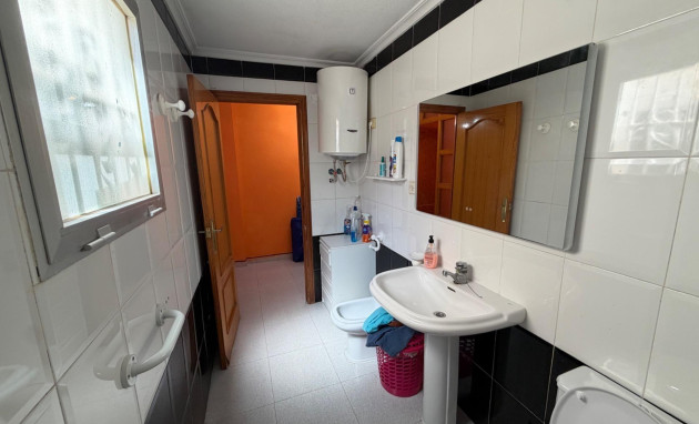 Herverkoop - Apartment - Torrevieja - Paseo maritimo